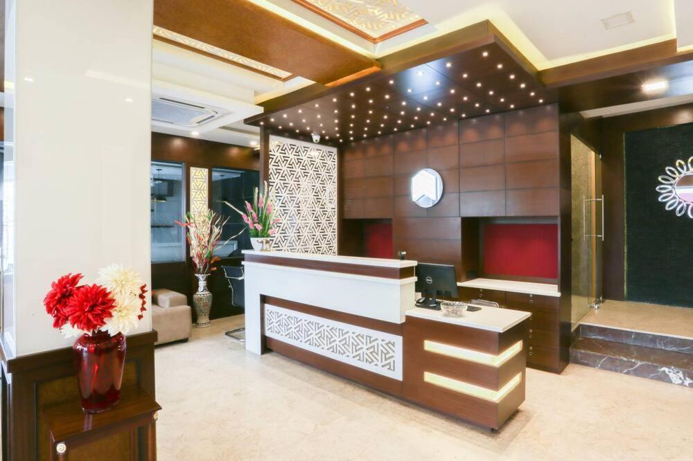 Emirates Residency Hotell Chennai Exteriör bild