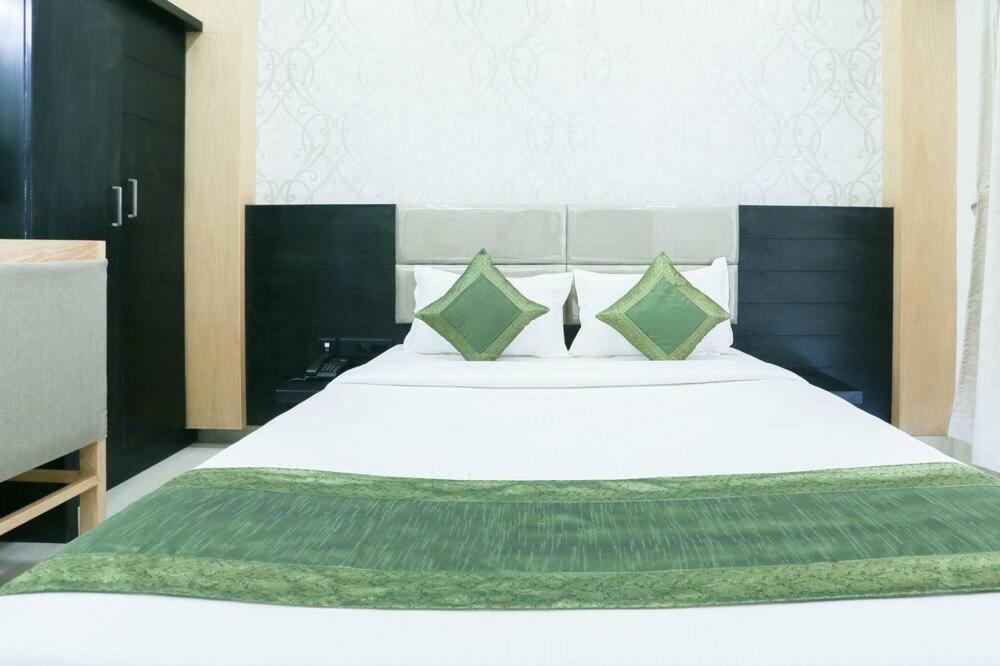 Emirates Residency Hotell Chennai Exteriör bild