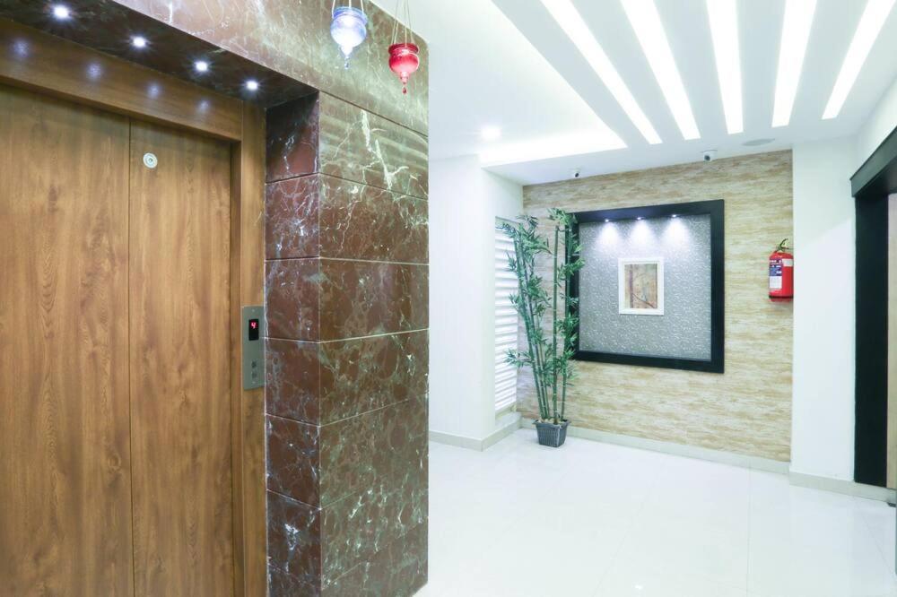 Emirates Residency Hotell Chennai Exteriör bild
